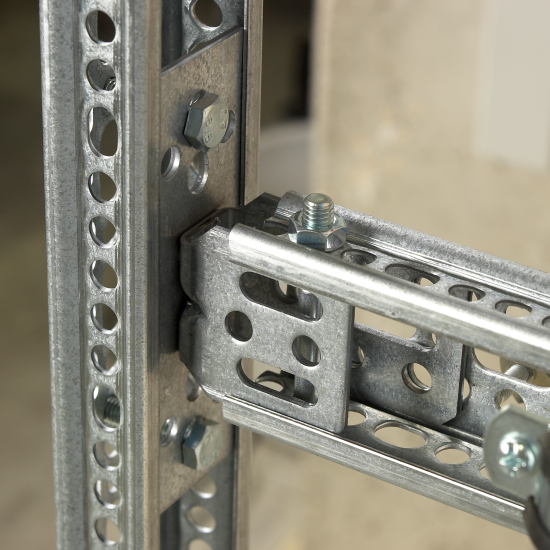 Eine starke VerbindungC-Profil	Profilanschluss V Art.Nr. 1311
				C-Profil