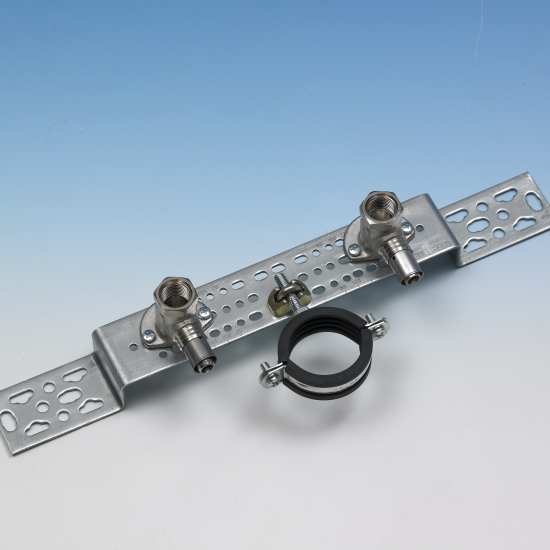 .. of different positions!!
				(Note how the cable clamp is used to secure the pipe clamp!)