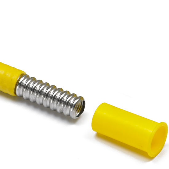 Remove the last 9 corrugations of the plastic protection with a sharp knife.